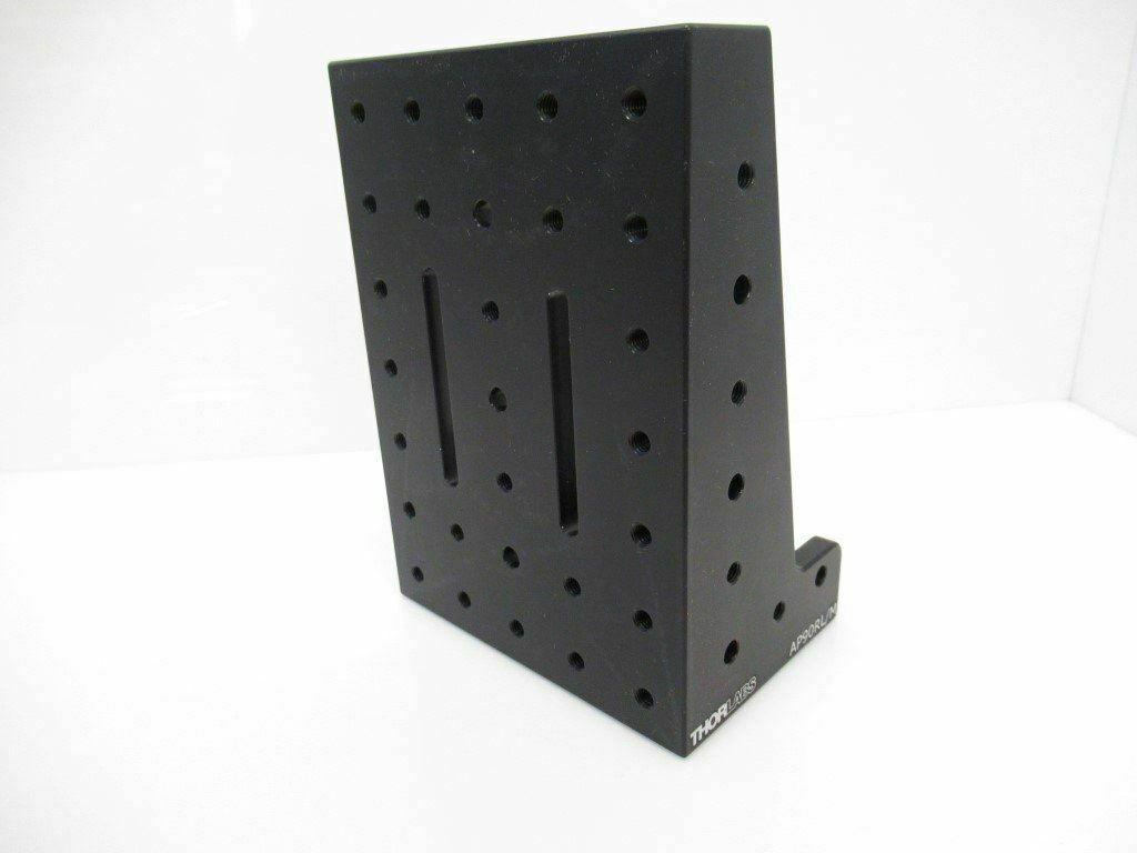 Thorlabs AP90RL/M Large Right-Angle Bracket, M6 Holes