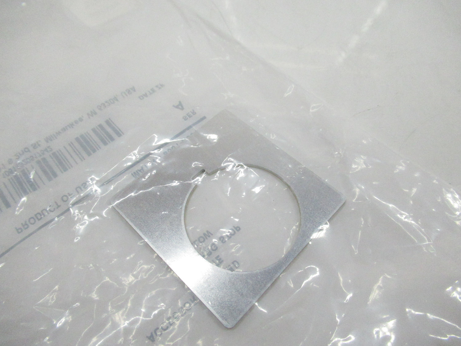Allen Bradley 800T-X504Y Standard Yellow Legend Plate, Emerg. Stop