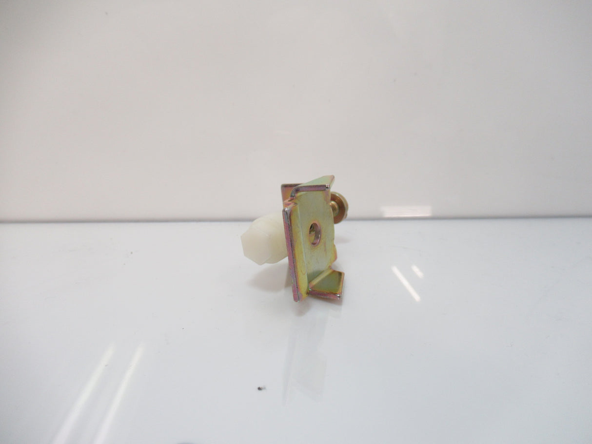 Allen Bradley 2711-NP2 Mounting Clip For Panelview 600, 900, 1000 Pack 6 Surplus