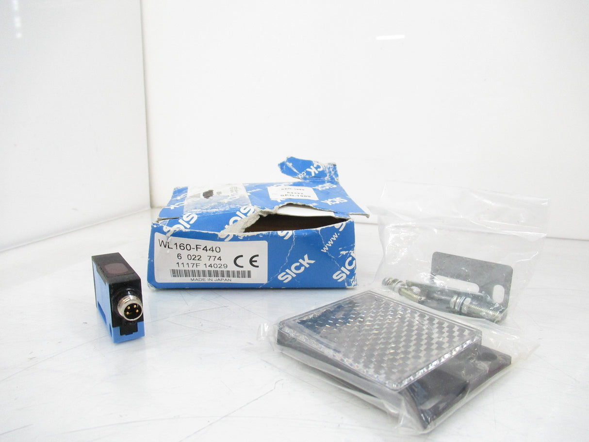 Sick WL160-F440 6022774 Retro-Reflective Photoelectric Sensor, 10-30V DC