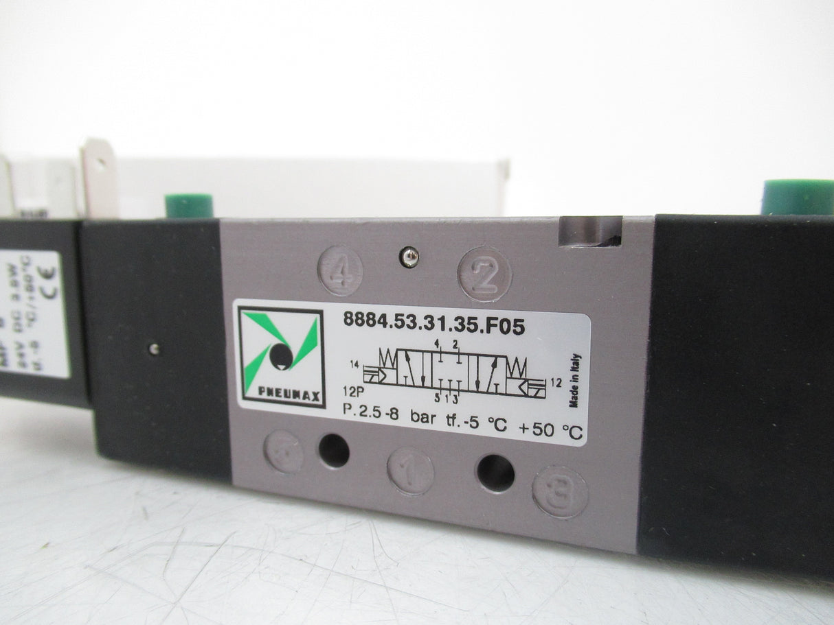 Pneumax 8884.53.31.35.F05 Electrovalve 1/4" 5/3, Eco22 Close Center, 24V