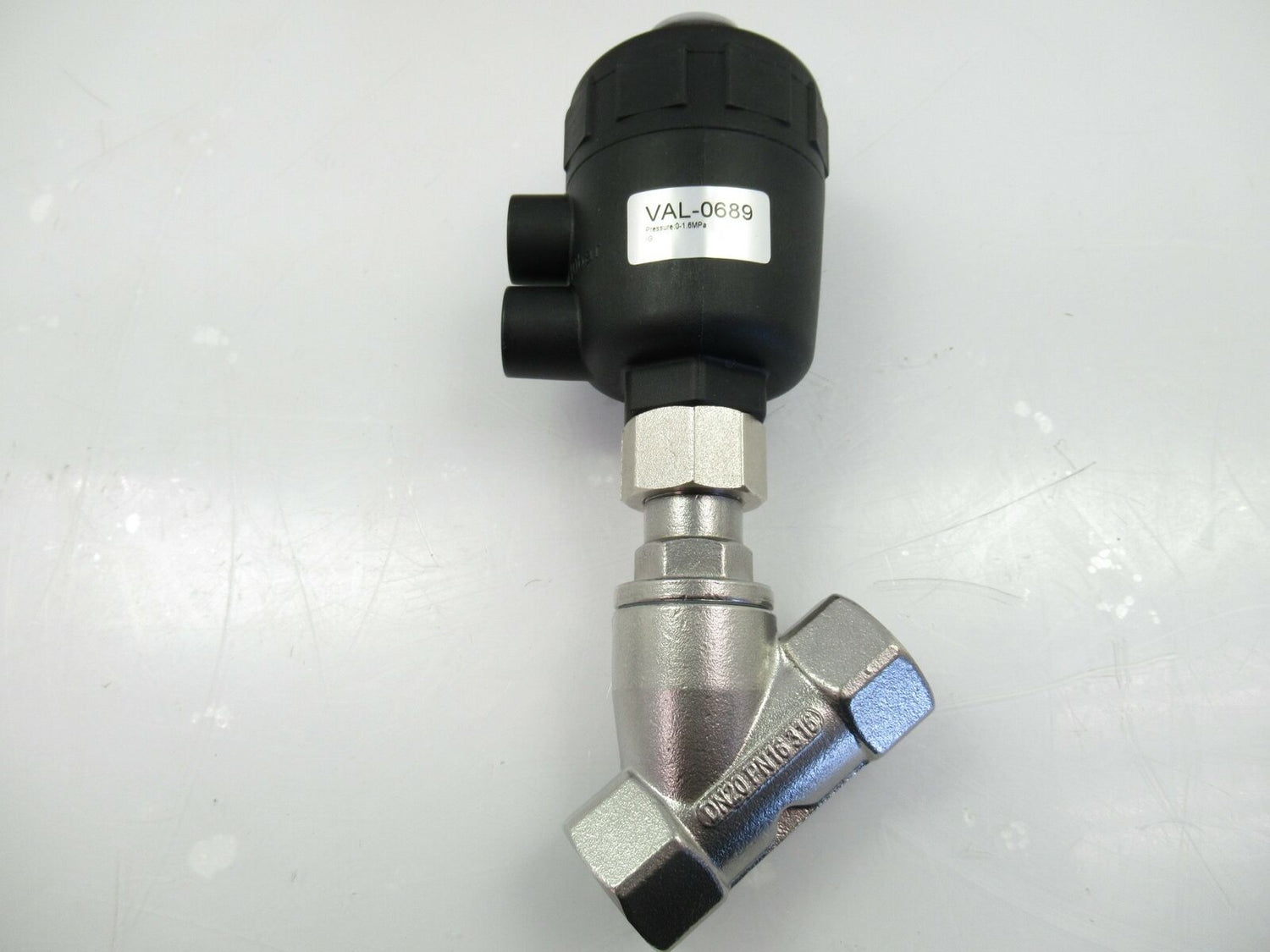 Angle Valve EMCP-20-50-S1-T 1 Port Size 3/4 Single Acting Normal Close NPT SS316