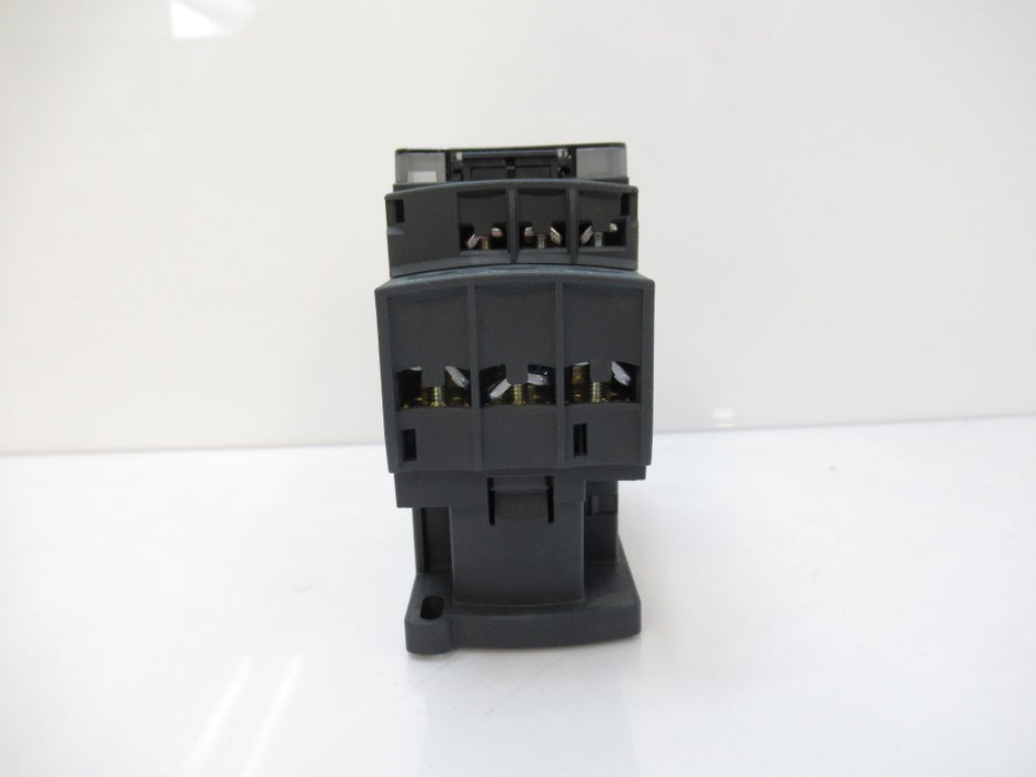 Contacteur (démarreur) Schneider LC1D32G7 - Tétrapolaire 32A, Bobine 120V AC, Neuf D'origine, Expédié Des États-Unis