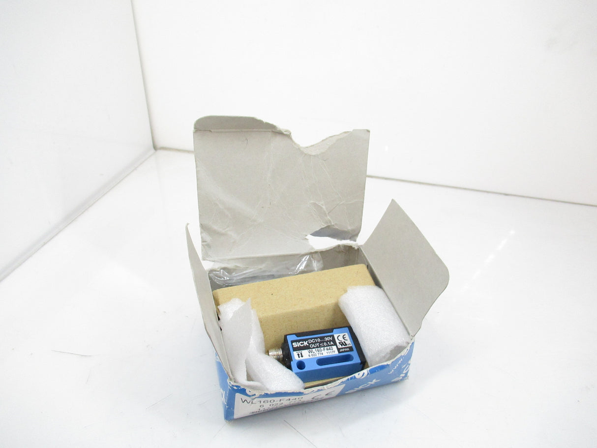 Sick WL160-F440 6022774 Retro-Reflective Photoelectric Sensor, 10-30V DC