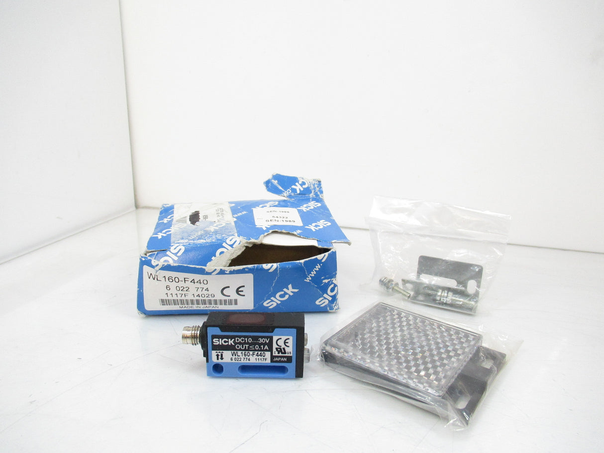 Sick WL160-F440 6022774 Retro-Reflective Photoelectric Sensor, 10-30V DC