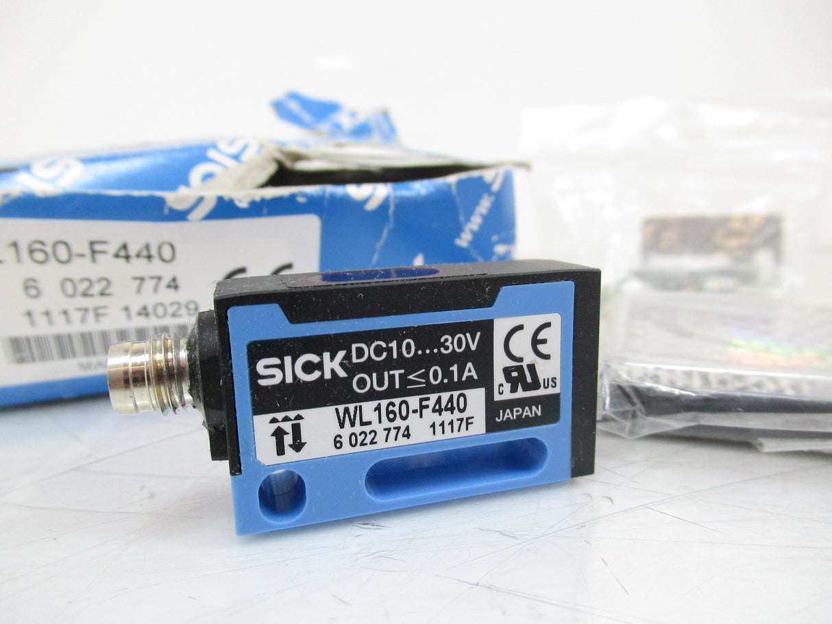 Sick WL160-F440 6022774 Retro-Reflective Photoelectric Sensor, 10-30V DC