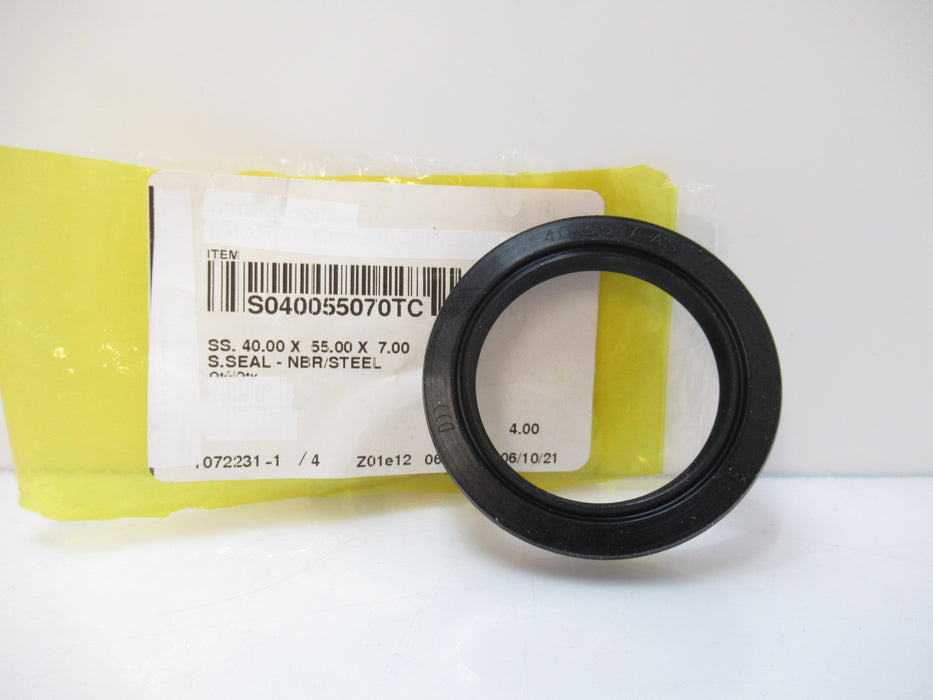 S040055070TC Oil Seal SS. 40.00 x 55.00 x 7.00 S.Seal-NBR/Steel (New No Box)