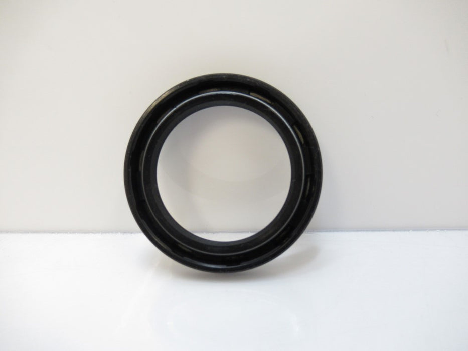 S040055070TC Oil Seal SS. 40.00 x 55.00 x 7.00 S.Seal-NBR/Steel (New No Box)