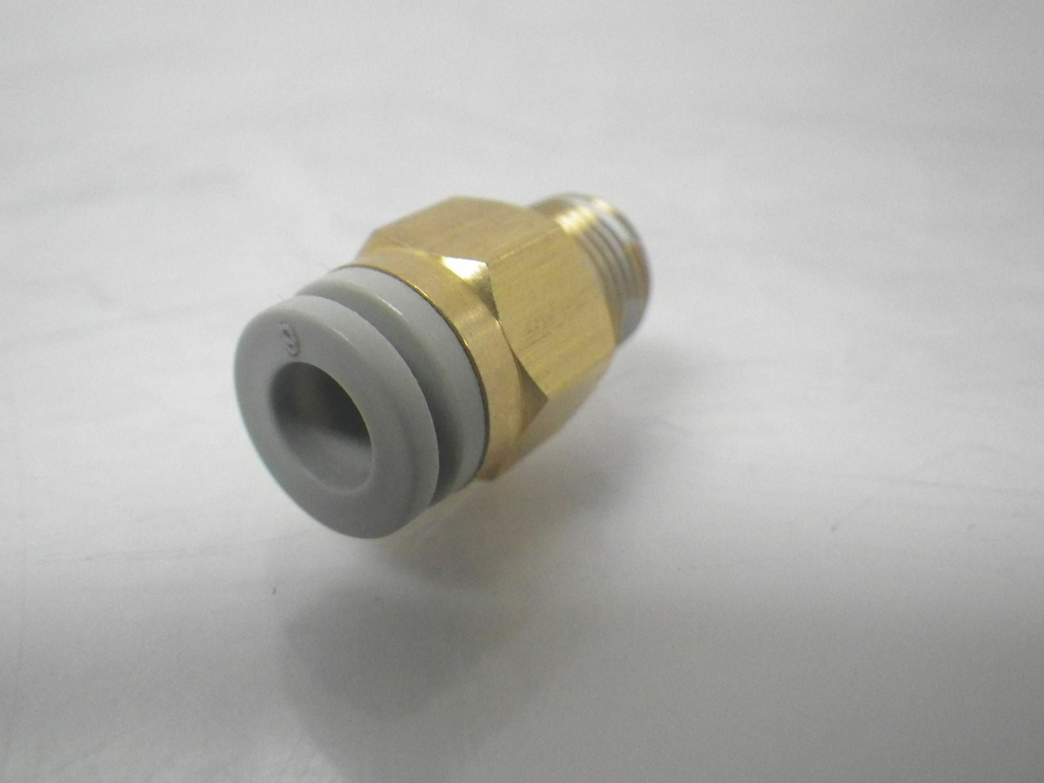E KQ2H-06-01S EKQ2H0601S Push In Fitting, Sold Per Pack Of 10