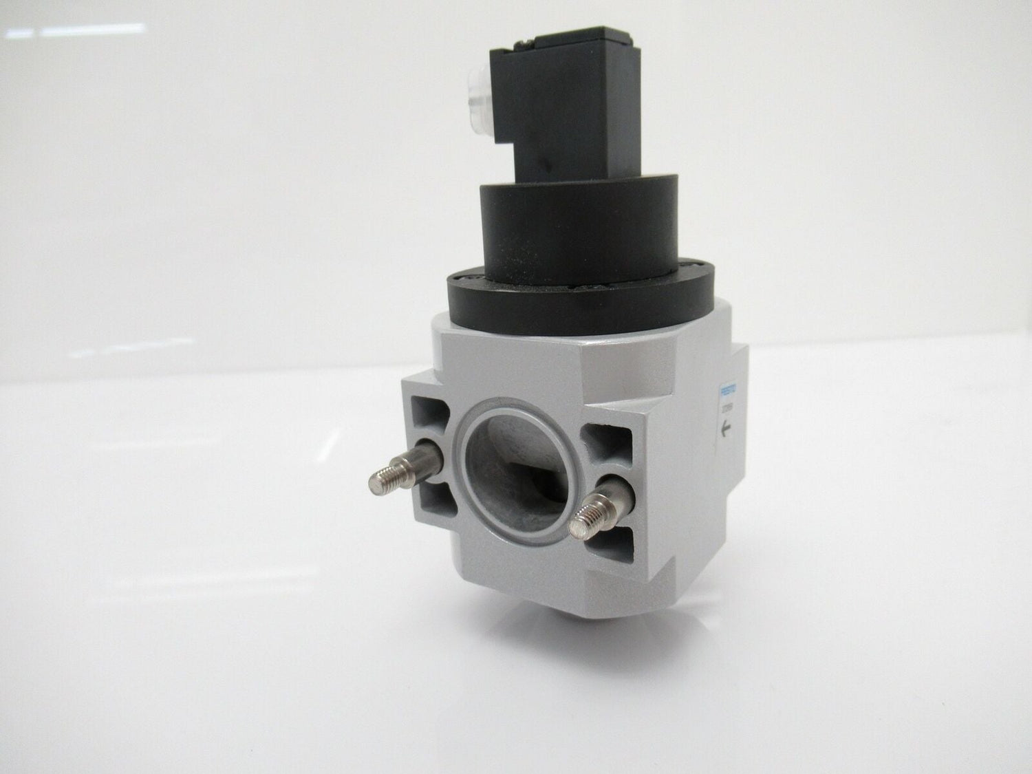 172959 HEE-D-MIDI-24 Festo On-Off/Soft-Start Valves, D Series (New In Box)