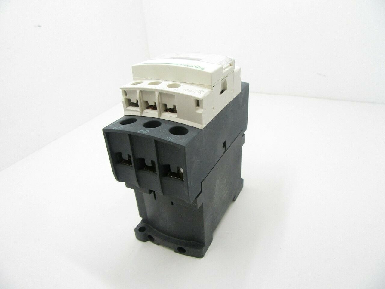 LC1D25BD Schneider Electric TeSys Contactor 25 A, 24V DC, 600V AC