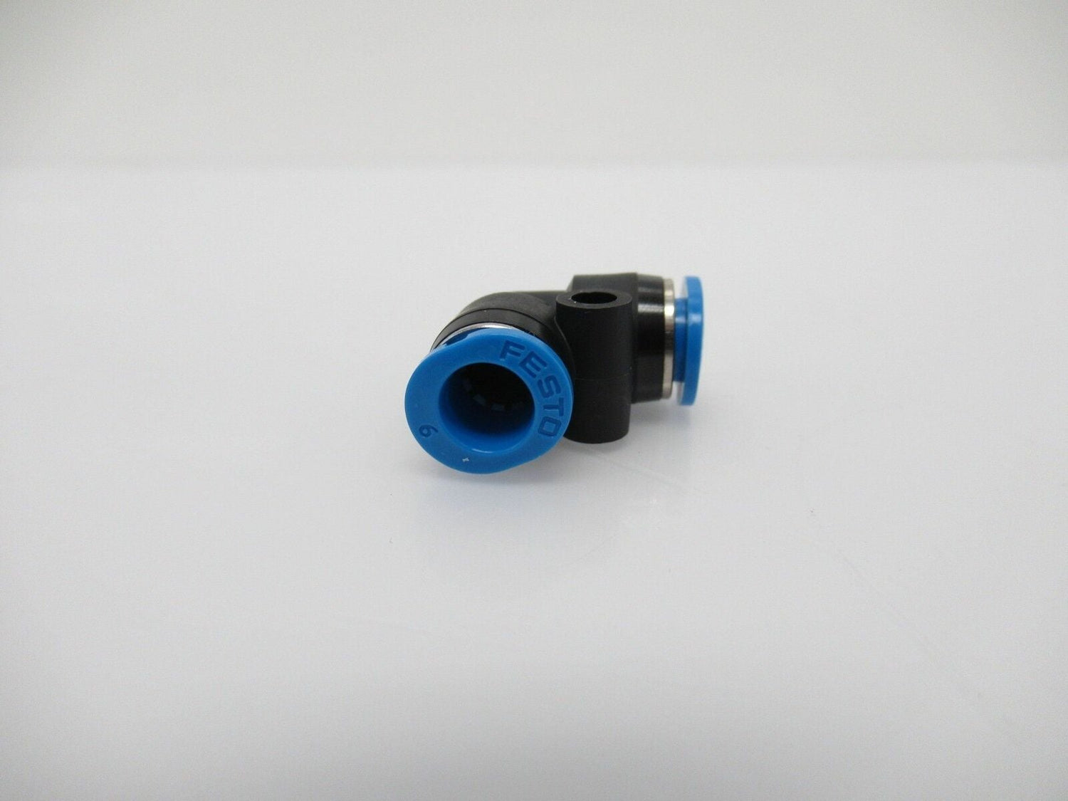 153345 QSML-6 Festo Push-In L-Connector (Sold By Unit, New)