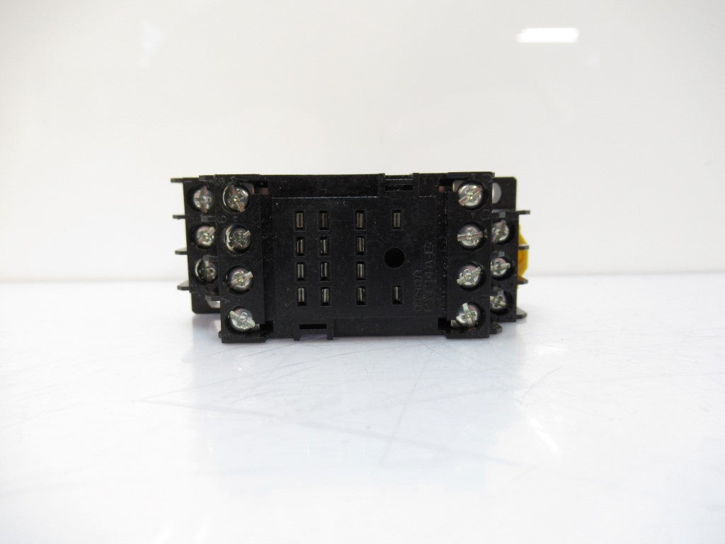 PYF14A-E PYF14AE Omron Relay Socket M4 Track Mount 5 Amp 250 V AC 14 Position