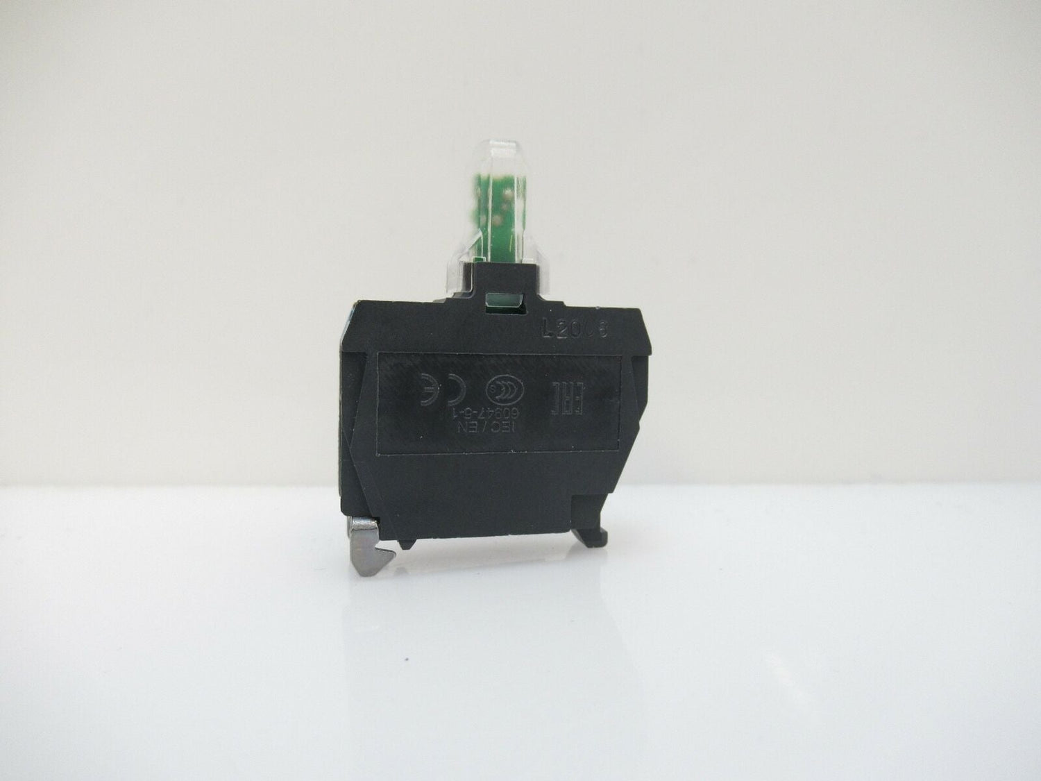 ZAL-VB6 Schneider Electric Terminal Block With Blue Led Light 24V AC/DC(New)