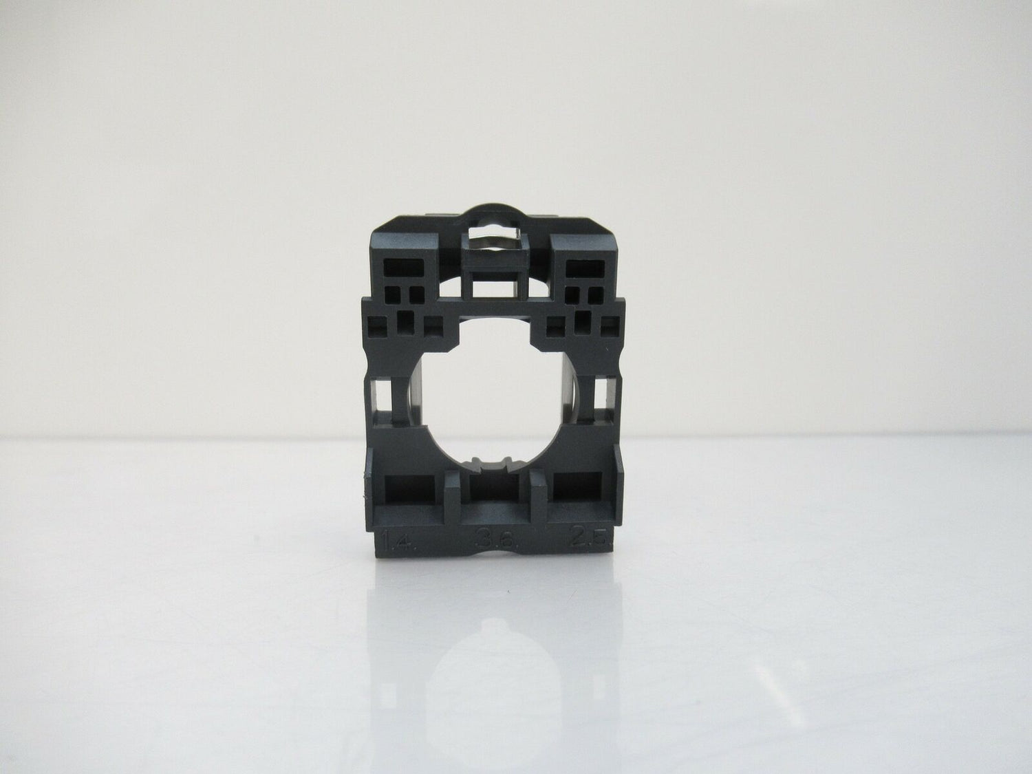 ZB5 AZ009 ZB5AZ009 Schneider Electric Harmony Body/Fixing Collar New